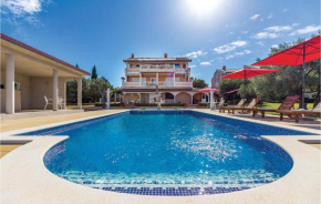 2 Bedroom Amazing Apartment In Vodnjan